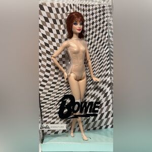 💎 2022 Barbie Doll Signature David Bowie #2 NUDE Nail Polish Articulated in Box
